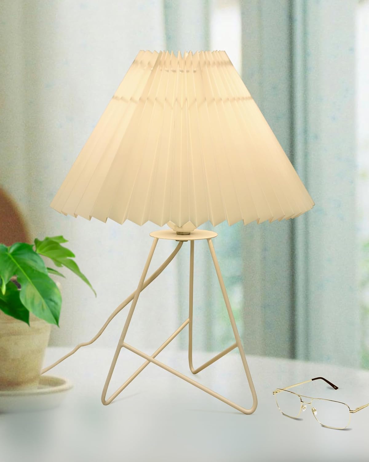 Retro Down to the Wire Metal Table Lamp with Fabric Shade